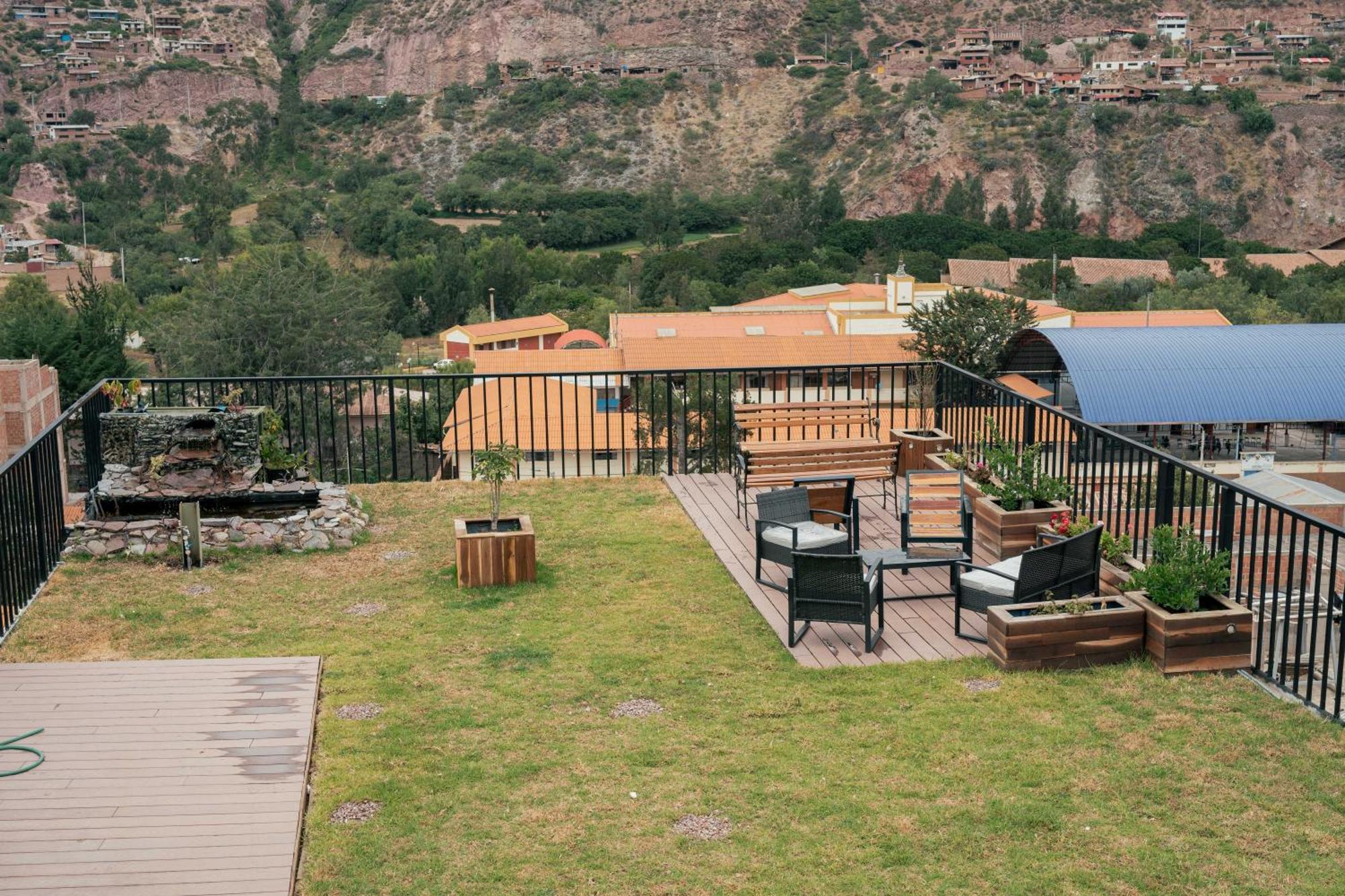 Hotel California Urubamba Exterior photo