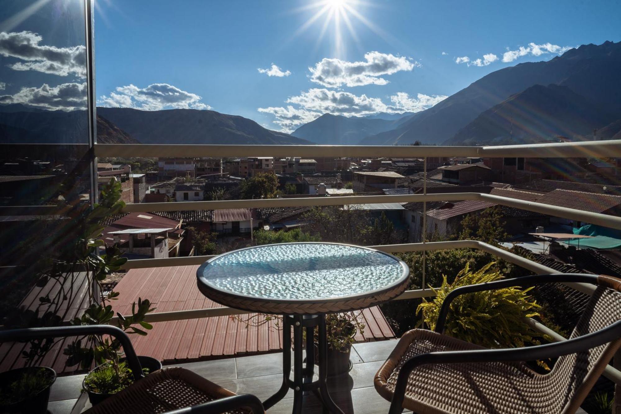 Hotel California Urubamba Exterior photo