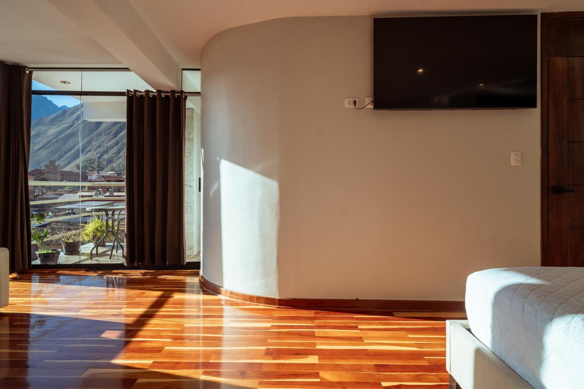 Hotel California Urubamba Exterior photo